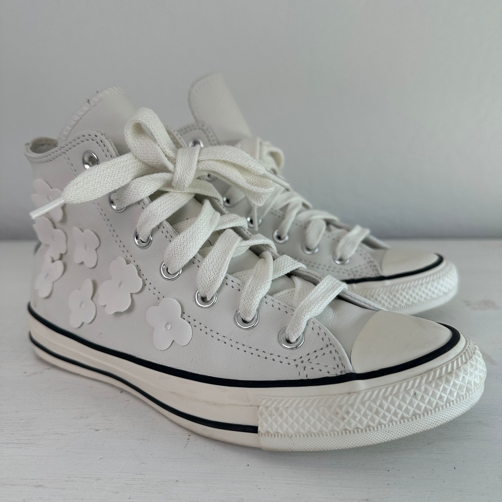 Converse Sneakers Womens 7.5 Chuck Taylor All Star Hi Leather Flower Egret White